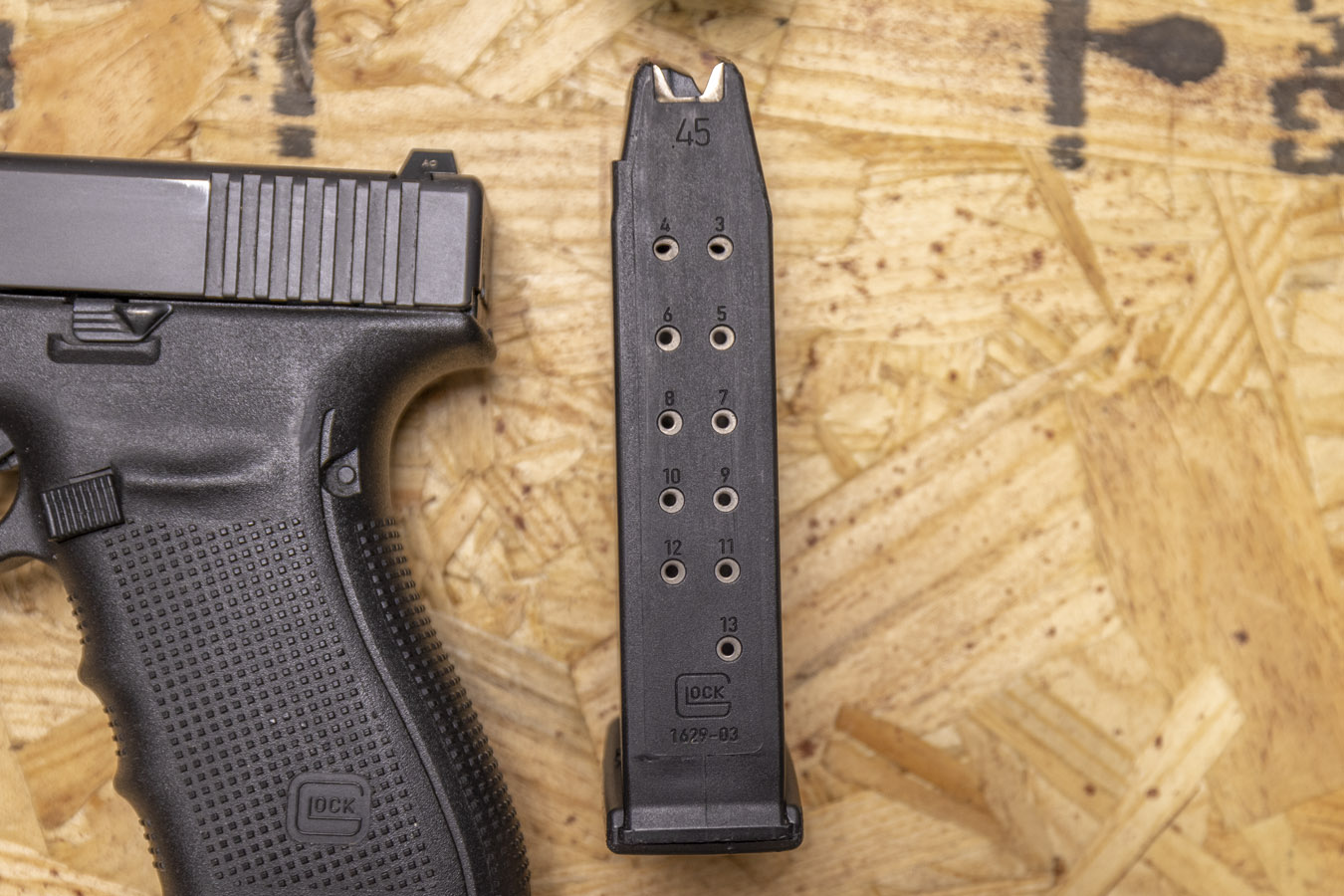 GLOCK 21 Gen4 45 ACP Police Trade-In Pistols with Night Sights (Very Good Condition)